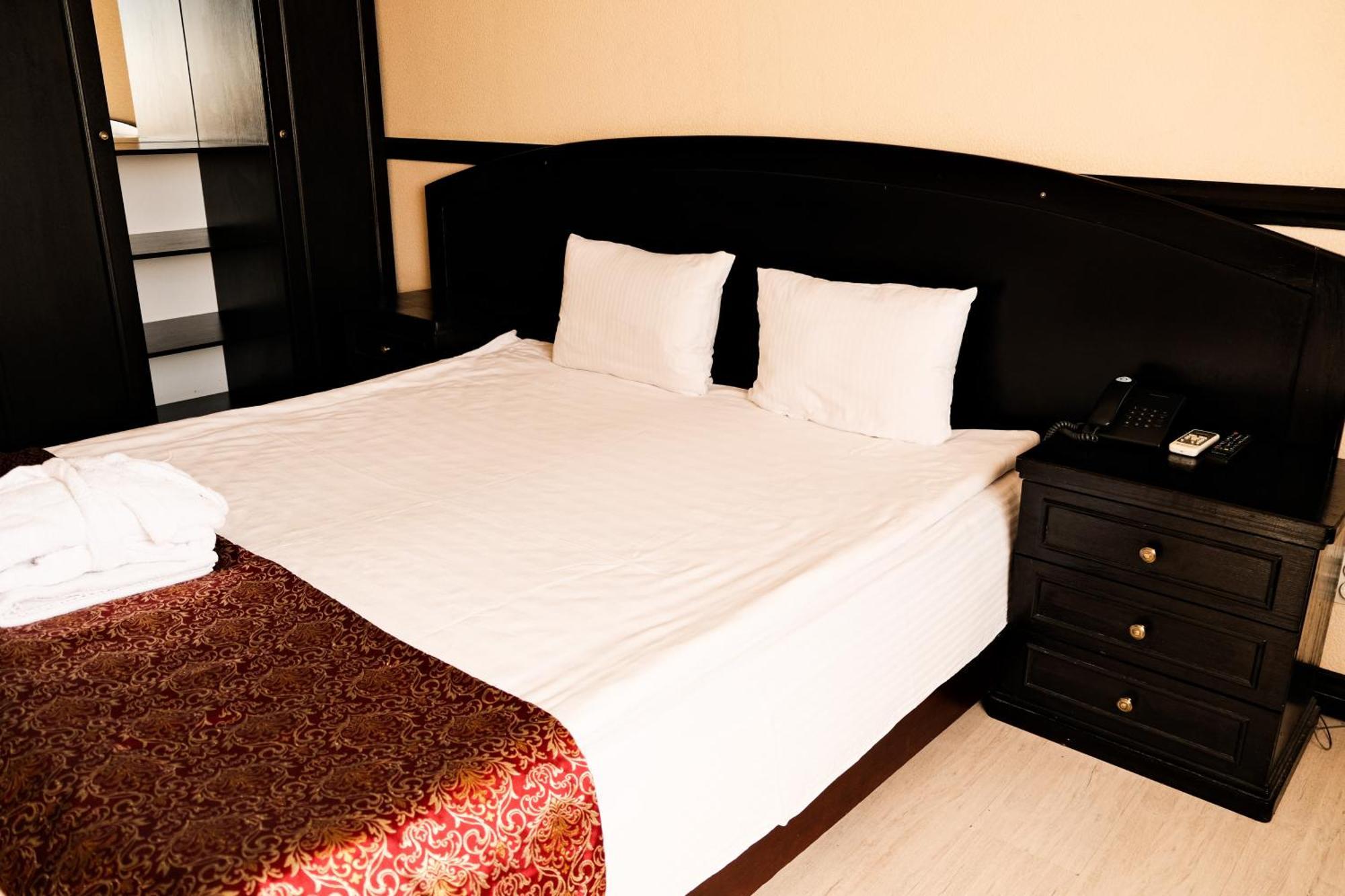 Belon Life Hotel Astana Extérieur photo