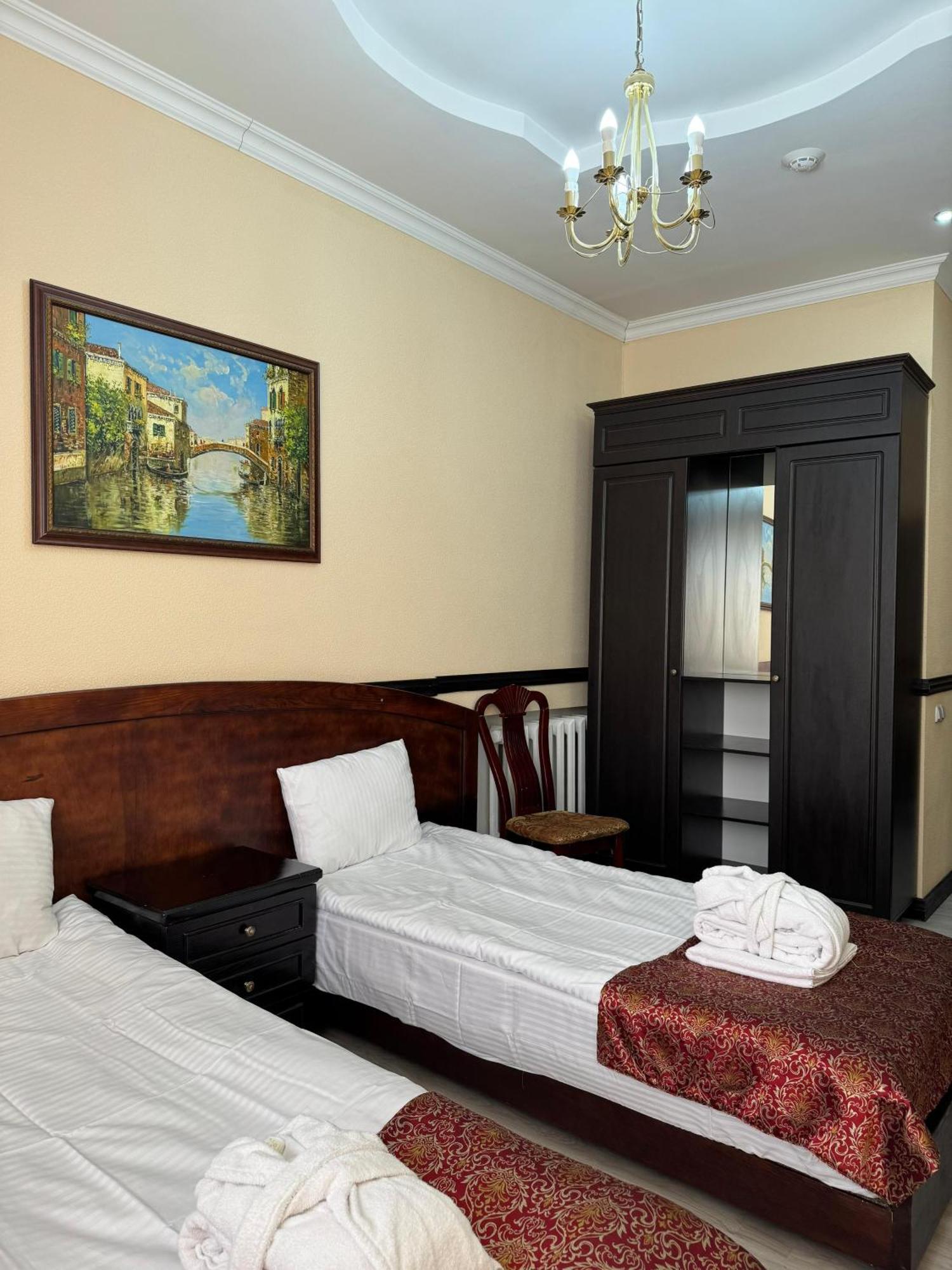 Belon Life Hotel Astana Extérieur photo
