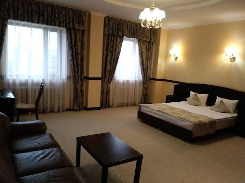 Belon Life Hotel Astana Extérieur photo